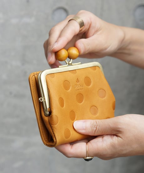 Folna ドット型押しレザー ウッドボールがま口二つ折り財布 / No.2993903 / 4色展開