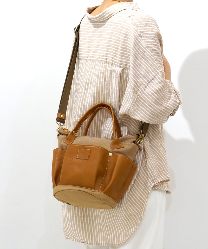 goa   フリンジ  2way バッグ  キャメル色 goa（ゴア）の「ﾌﾘﾝｼﾞﾚｻﾞｰBAG（ショルダーバッグ）」 - WEAR