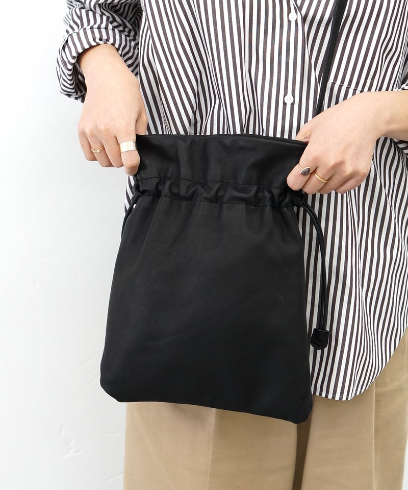 FOLNA RD ソフトレザー巾着ショルダーバッグ / No.083358 / 2色展開 |