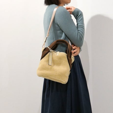 リバーシブルファー 2WAYトートバッグ・2 COLORS / Folna K901076