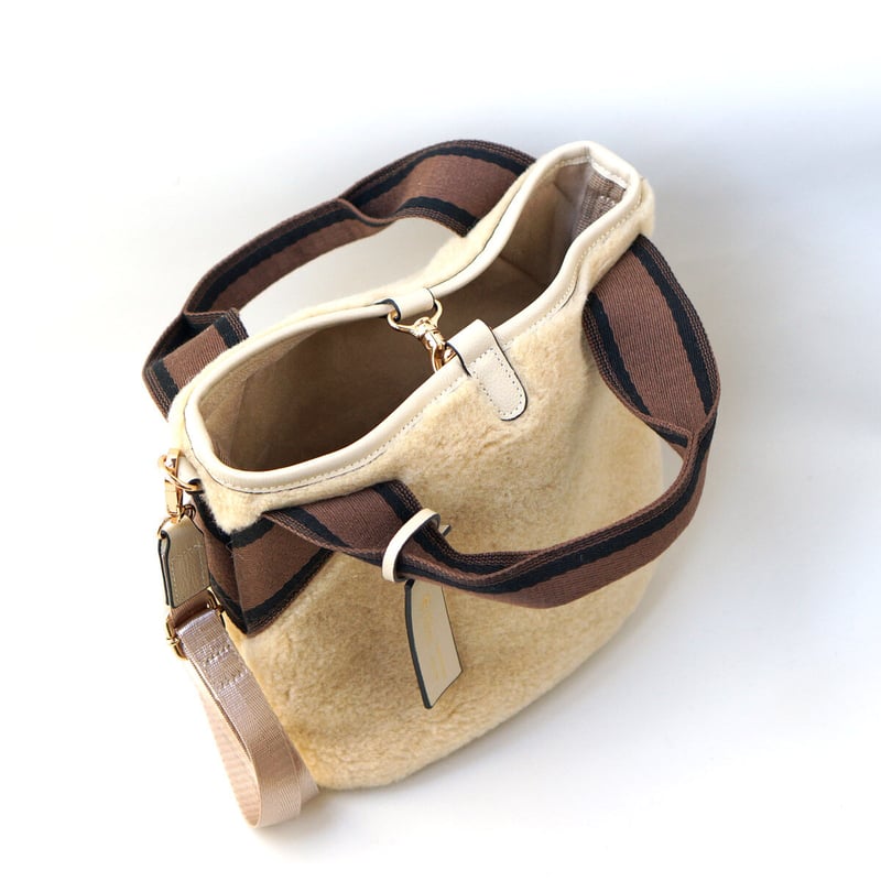 リバーシブルファー 2WAYトートバッグ・2 COLORS / Folna K901076 |