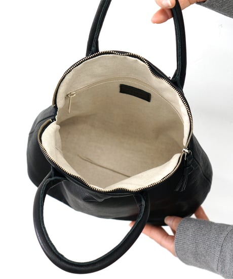 FOLNA RD ソフトレザーブガッティボストンバッグ / No.083294-E / BLACK