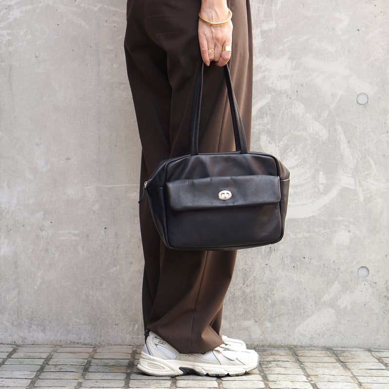 ダンヒル　レザー　ボストンバッグ　黒　ターンロック　自立　旅行　メンズ　刺繍 ダンヒル レザー ボストンバッグ 黒 ターンロック 自立 旅行 メンズ 刺繍