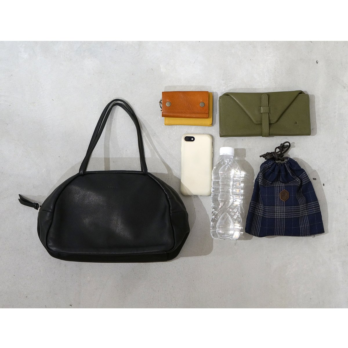 FOLNA ATTENTION ソフトレザーボストンM 牛革 ブラック 麻 綿 FOLNA ATTENTION ソフトレザーボストンM 牛革 ブラック 麻 綿