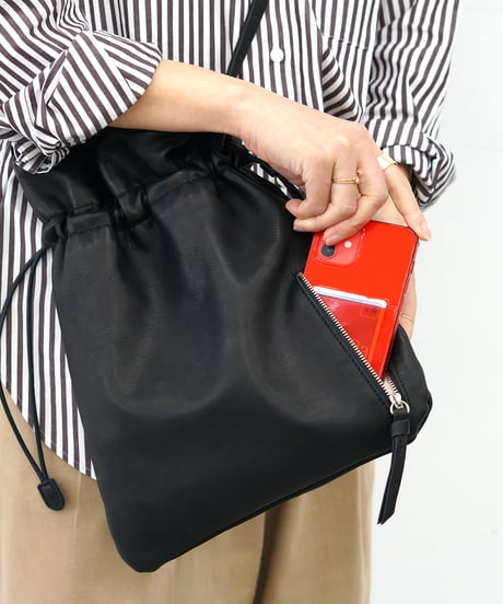 FOLNA RD ソフトレザー巾着ショルダーバッグ / No.083358 / 2色展開