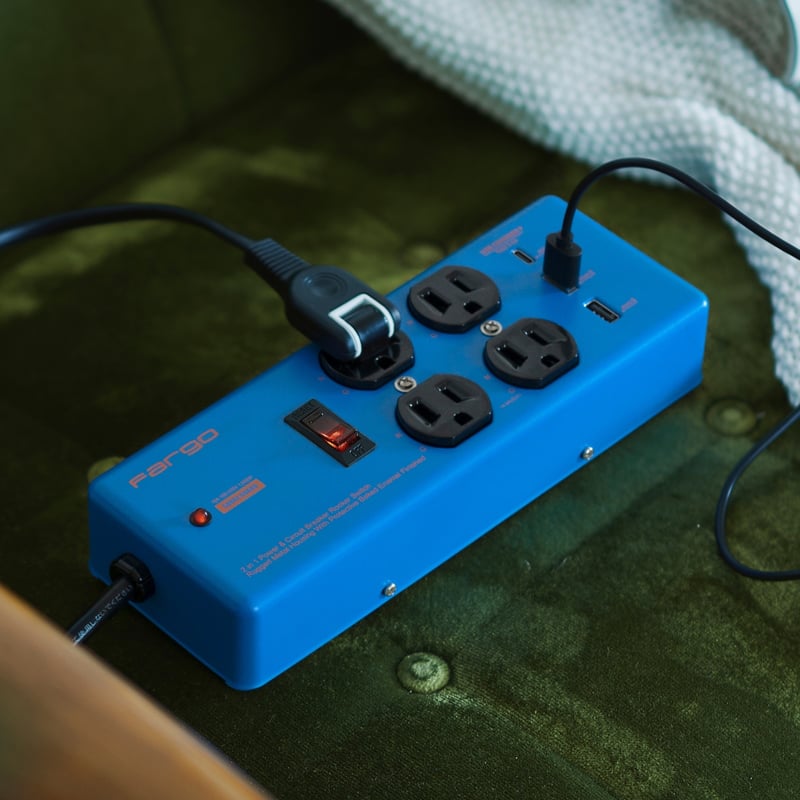 新商品】【ノイズフィルタ搭載】STEEL TAP 2種類(AC6個口/AC4個口＋USB