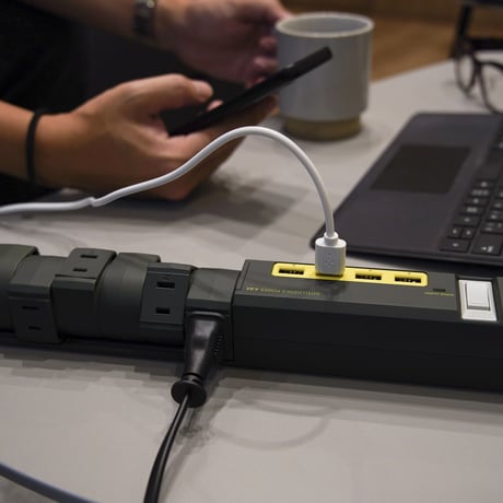 【限定カラー！】TAPKING USB AC6個口 4.8A USB4ポート