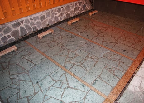 土日祝限定【大人用】岩盤浴お得セット （入浴＋岩盤浴＋レンタルタオル） チケット 嘉島湯元水春