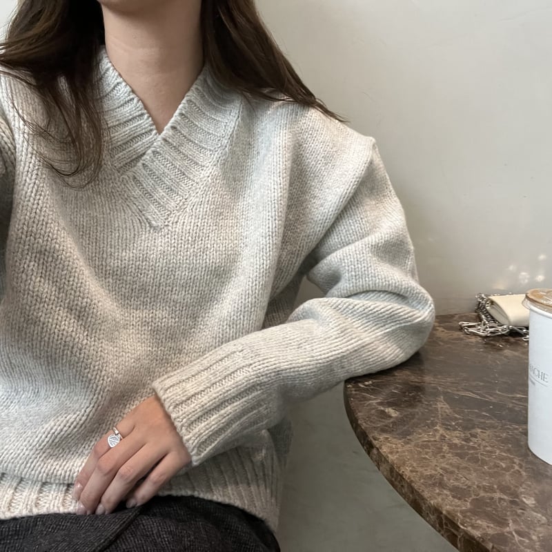 ounce / cozy wool v neck knit | M O M E N T