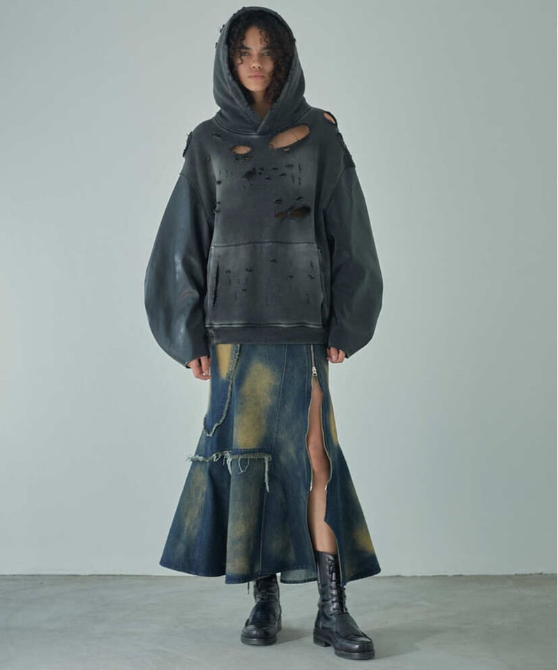 ASYMMETRY DAMAGE MAXI SKIRT (BLACK) | VIVAMUS