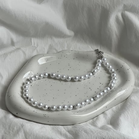 simple pearl beads necklace