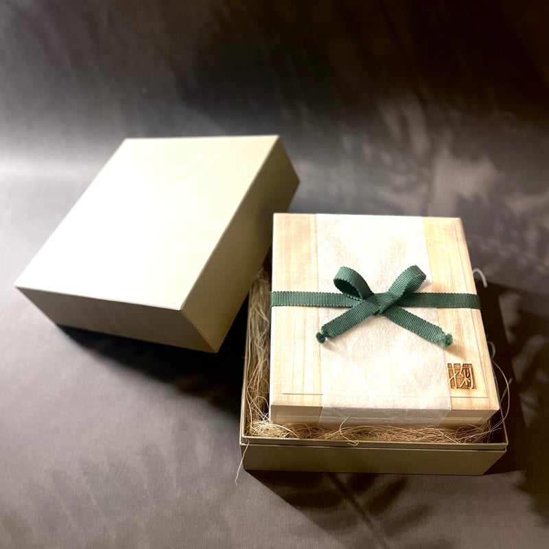 千寿屋久杉 花器 花瓶 器 桐箱入り Yahoo!オークション - DIK42 屋久杉 天然木 くりぬき花瓶 壺 花