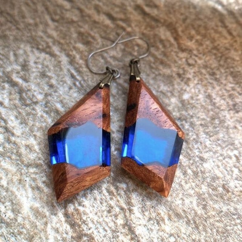 深く澄んだ青のピアス | Ai Wood Emotion's STORE
