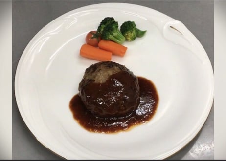 国産牛肉100%　フレッシュハンバーグ（加熱用）　1ヶ　150ｇ