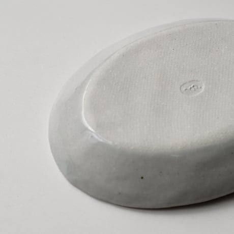 桃窯　田部桃子　トイプードル楕円皿（白）