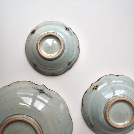 砥部焼　陶房遊　錆青　輪花リム付鉢（小・中・大）