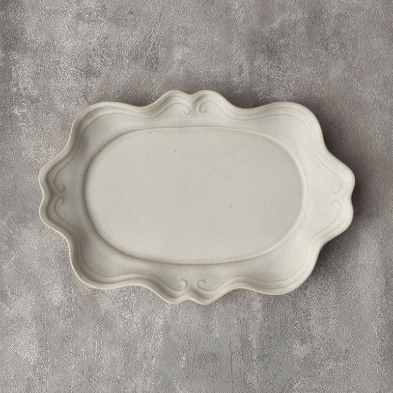 水谷ちえみ オーバル飾り縁プレート | nukumoly