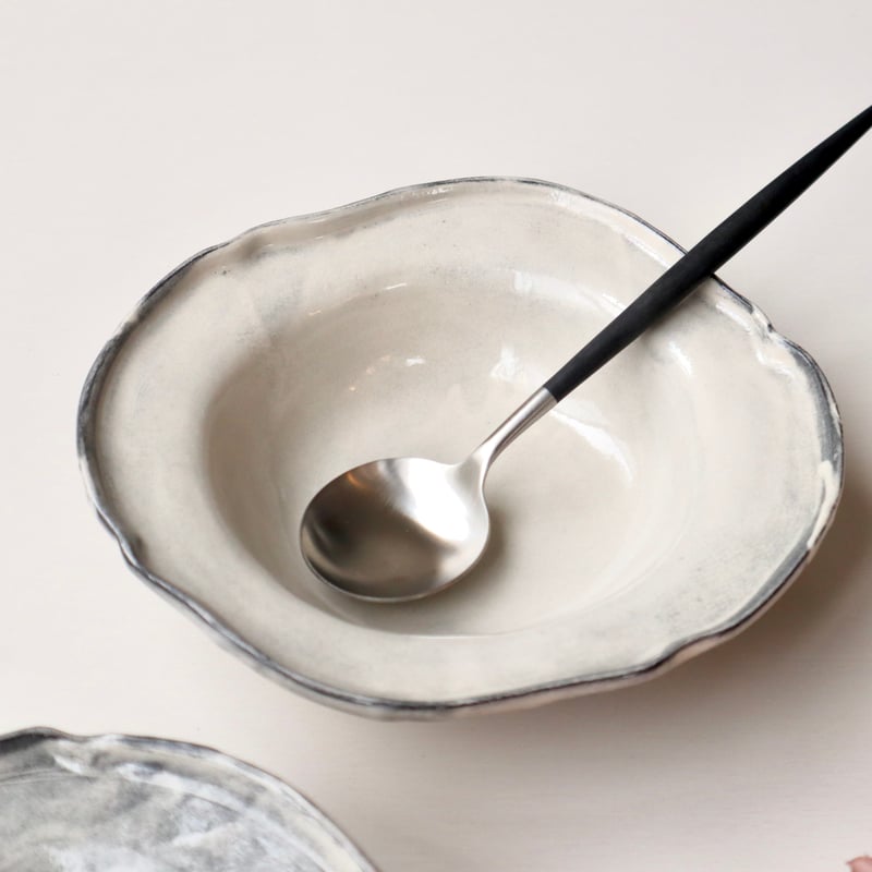 長浜由起子 アンティカシリーズ スープ皿（白・グレー） | nukumoly