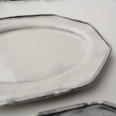 長浜由起子　アンティカシリーズ　オクトゴナルオーバル皿（白・グレー）