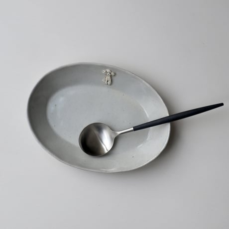 桃窯　田部桃子　トイプードル楕円皿（白）