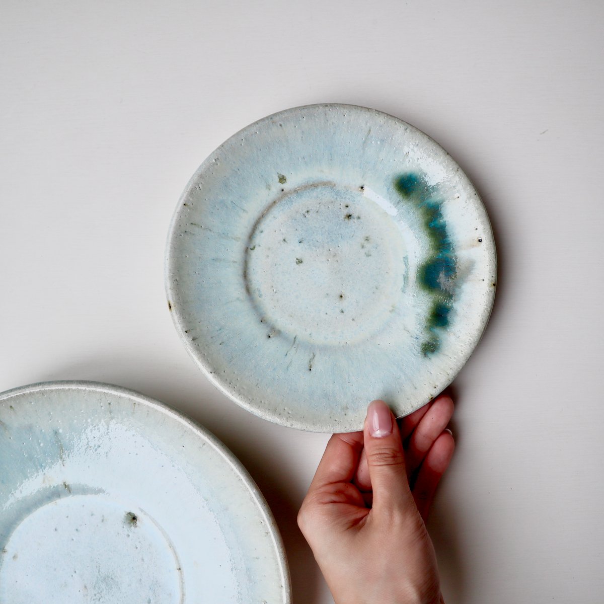 会津本郷焼 樹ノ音工房/佐藤大寿 灰釉緑釉掛け分け皿（中・大） | nukumoly