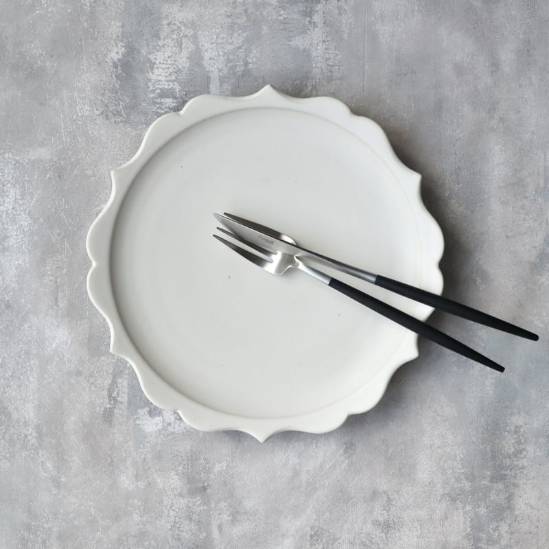 水谷ちえみ リム皿 輪花（大） | nukumoly