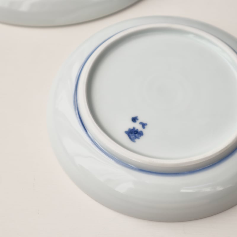 砥部焼　陶房遊　7寸皿　2枚セット 砥部焼 陶房遊 ブルーリーフ（7寸丸皿・5寸丸皿） | nukumoly