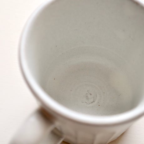 会津本郷焼　樹ノ音工房　白マット鎬ストレートカップ