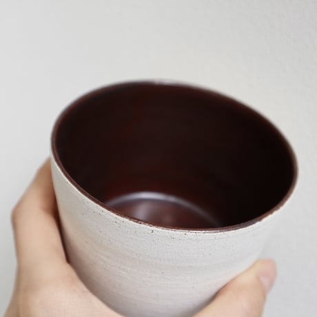 今井梨絵　フリーカップ　（白泥・錆浅葱）