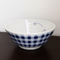 砥部焼 陶房遊 錆青輪花リム付鉢（中） | nukumoly