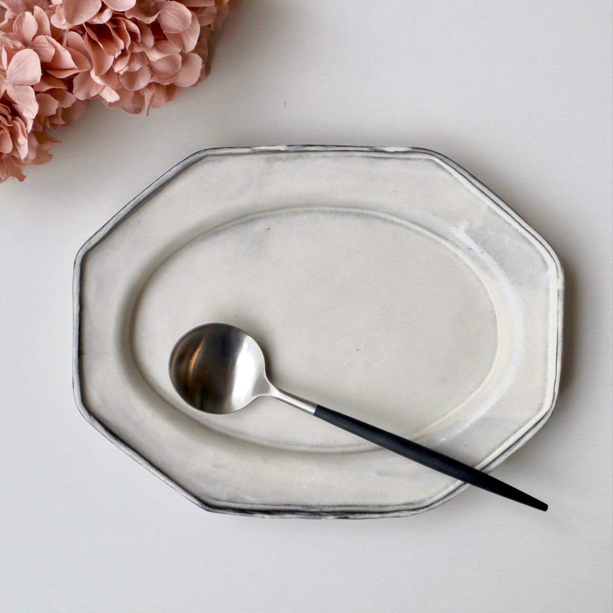 長浜由起子 アンティカシリーズ オクトゴナルオーバル皿（白・グレー