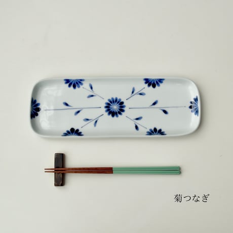 砥部焼　陶房遊　長皿（菊つなぎ・花市松）