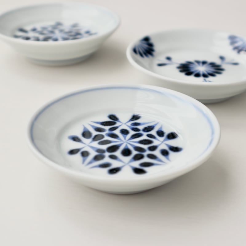 砥部焼 陶房遊 豆豆皿（菊つなぎ・花市松） | nukumoly