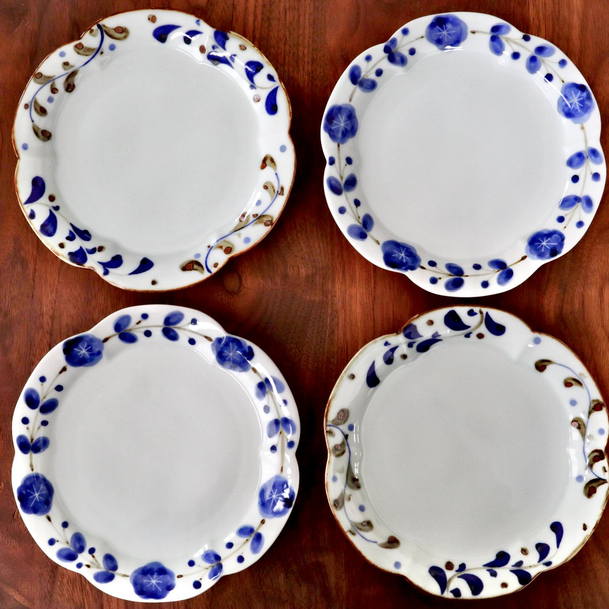 有田焼 皓洋窯 染付輪花皿（M） | nukumoly