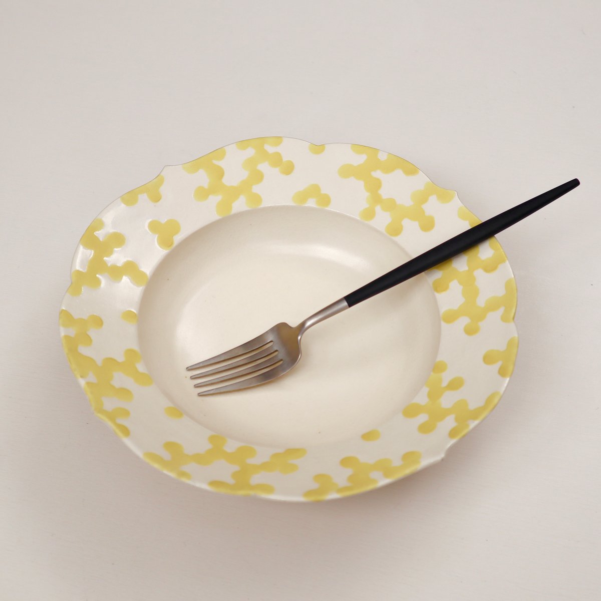 本郷里奈 ミモザシリーズ 稜花（りょうか）リム深皿 | nukumoly