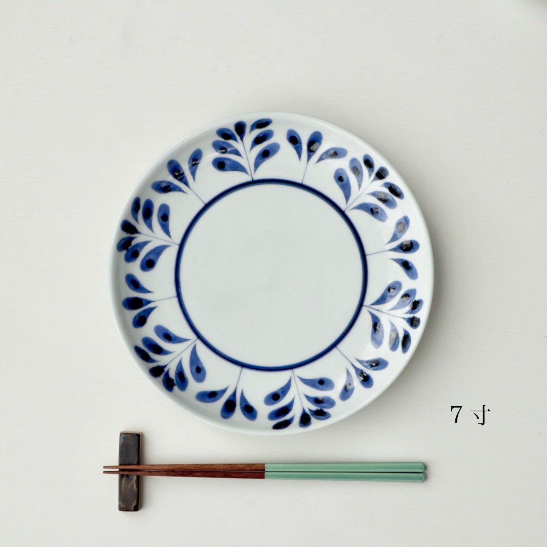 砥部焼 陶房遊 ブルーリーフ（7寸丸皿・5寸丸皿） | nukumoly