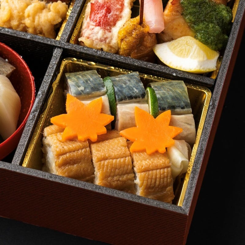 お値下げ松花堂弁当　金箔貝皿付き　五客　Ｂ お値下げ松花堂弁当 金箔貝皿付き 五客 B - メルカリ