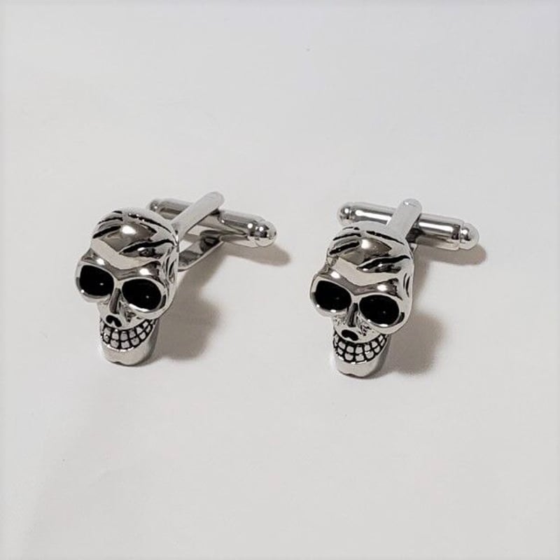 髑髏のシルバーカフス】ロックでクールなドクロのカフスボタン