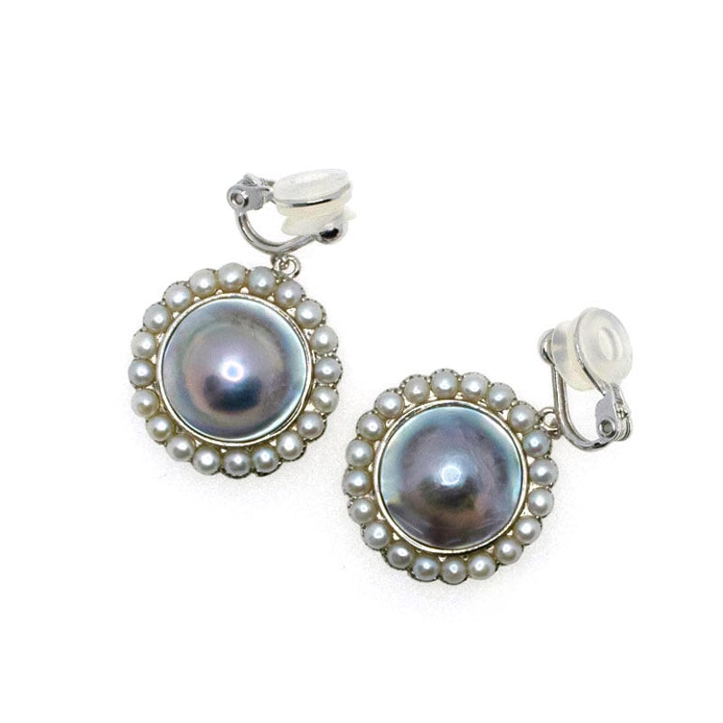 マベパール18mmカボションのついたシルバークリップ式イヤリング 色彩
