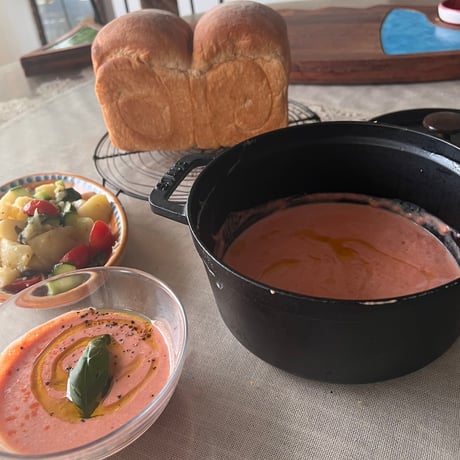 NEW動画でオンラインレッスン・ライ麦山型食パン＆トマトポタージュ