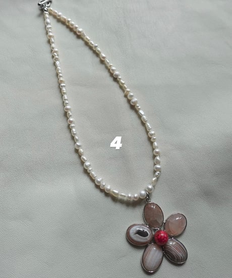 DESERT FLOWER white (pearl)