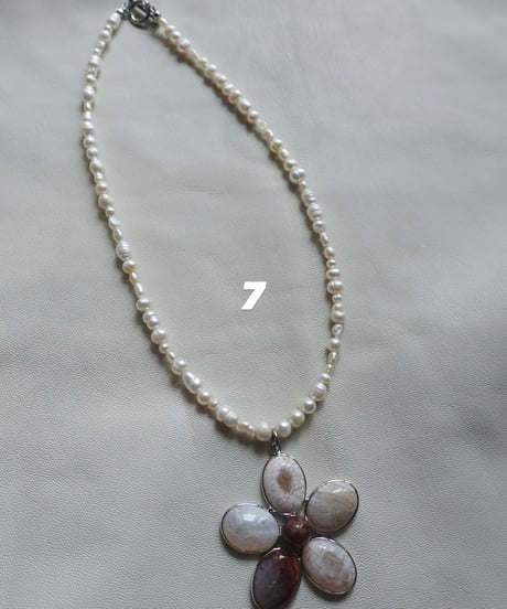 DESERT FLOWER white (pearl)