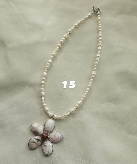 DESERT FLOWER white (pearl)