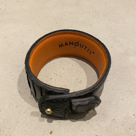 OSTRICH CENTER LEG BANGLE