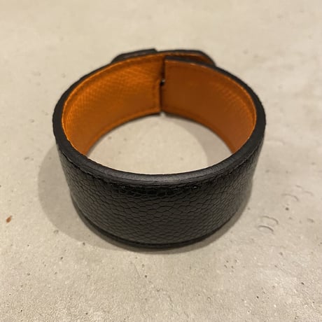 OSTRICH SIDE LEG BANGLE