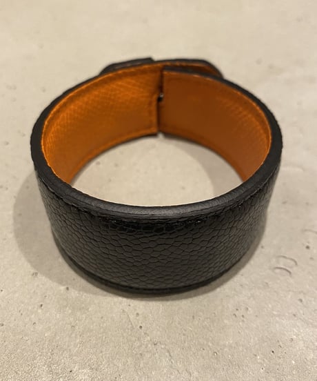 OSTRICH SIDE LEG BANGLE