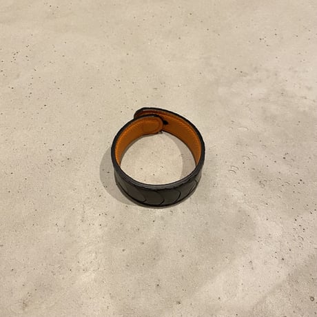 OSTRICH CENTER LEG BANGLE (UNISEX)