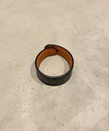 OSTRICH CENTER LEG BANGLE (UNISEX)
