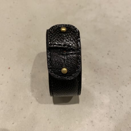 OSTRICH SIDE LEG BANGLE