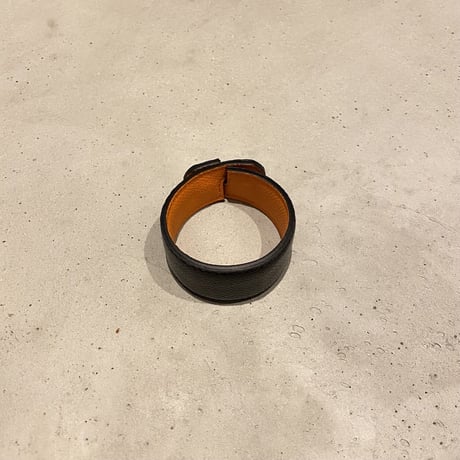 OSTRICH SIDE LEG BANGLE